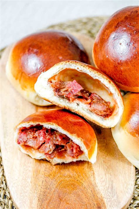 Chinese BBQ Pork Buns / Baked Char Siu Bao (Bánh Mì Ngọt Nhân Xá Xíu ...