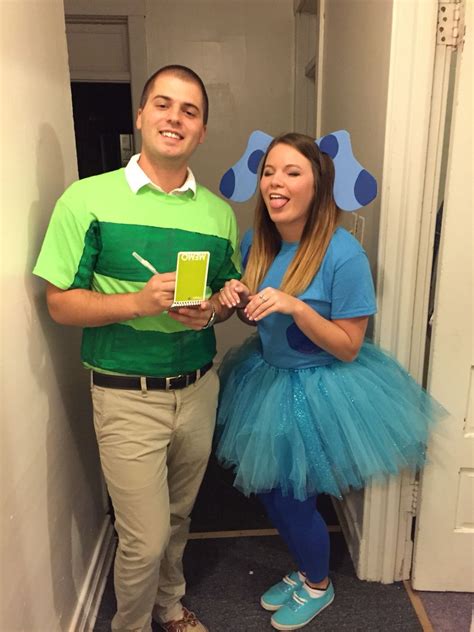 Blues clues and Steve! Couple Halloween costume diy | Partner halloween costumes, Halloween ...