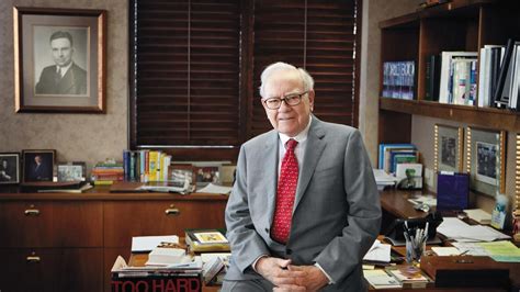 Warren Buffett Shares Nuggets of Wisdom in "The Office"