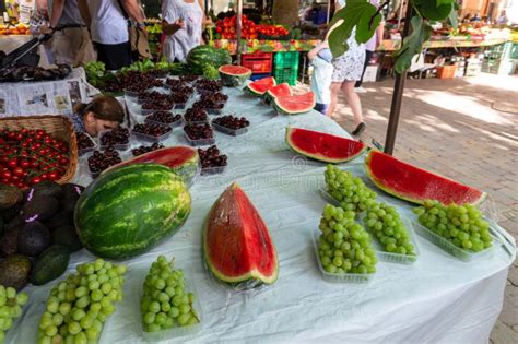 Producer Market in the Old Town of Alcudia Editorial Photography ...