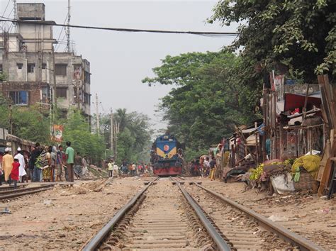 JE TunNel: TEJGAON RAILWAY MARKET, Dhaka~ Uncover the Scene Behind Every Bangladeshi!