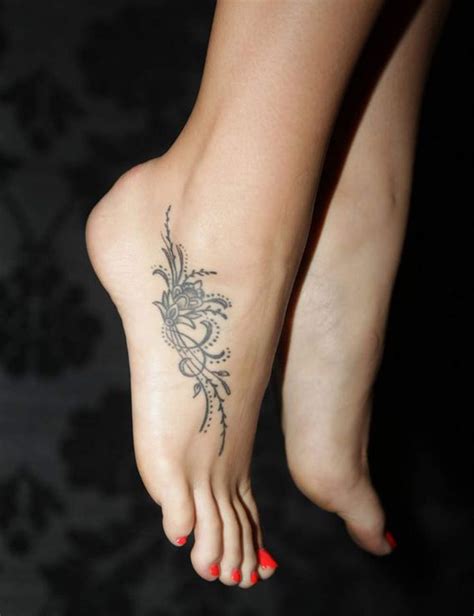 Foot tattoos for women – how to choose the best design?