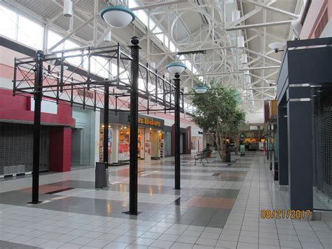 Trip to the Mall: Illinois Star Centre Mall- (Marion, IL)