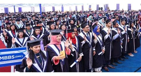 Dow University Awarded Degrees To 2192, Including 22 MPhil, 03 PhD Students - UrduPoint