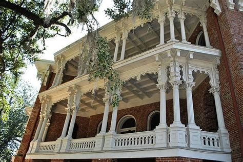 Longwood Mansion in Natchez, Mississippi: A story of a broken dream ...