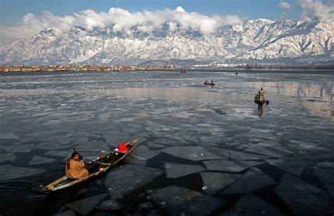 These Stunning Photographs Show How Kashmir Turns Into A Snowy Wonderland During Winters