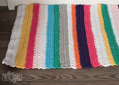 Crochet a T-Shirt Yarn Rug | The DIY Mommy