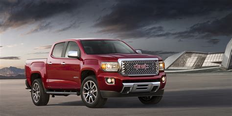 Mixing Country and City in the 2018 GMC Canyon Denali Diesel | Houston Style Magazine | Urban ...