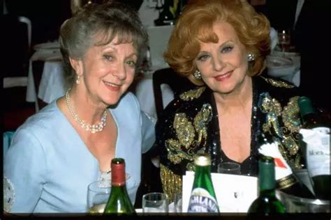 CORONATION STREET ACTRESSES Thelma Barlow And Barbara Knox 1997 OLD TV PHOTO EUR 6,60 - PicClick FR