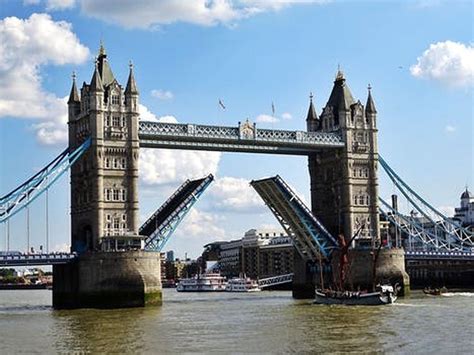 Southbank Tours - Southbank Tour of London's Castles & Bridges