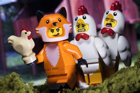 Brick Pic of the Day: Hungry Fox