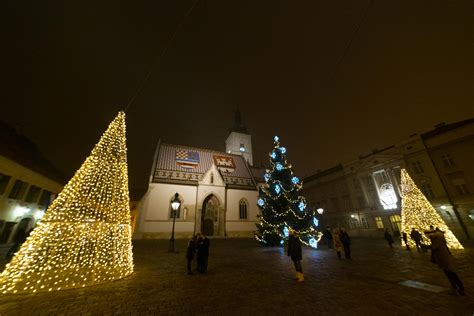 Zagreb Christmas Market - Advent U Zagrebu - TravelingMel