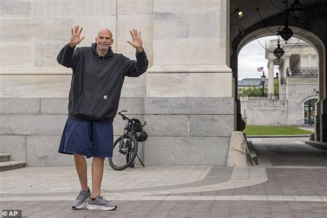 'It's great to be back': John Fetterman RETURNS to the Senate - in a ...