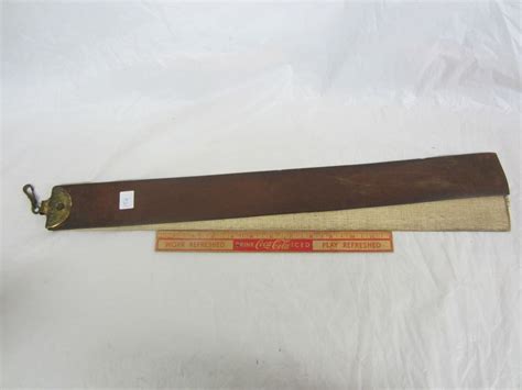 LEATHER RAZOR STROP MADE BY REAL EDGE - Schmalz Auctions