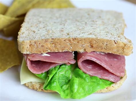 How to Prepare a Perfect Ham Sandwich: 9 Steps (with Pictures)