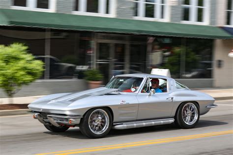 Become C2 savvy with this 1963–67 Corvette Sting Ray Spotter’s Guide ...