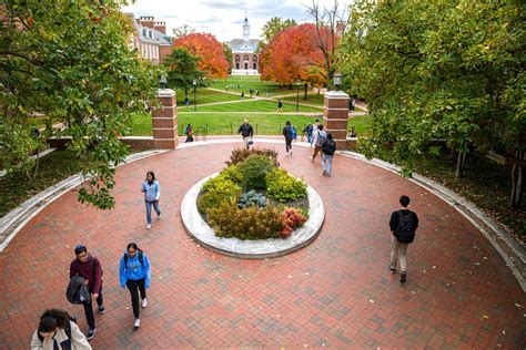 Johns Hopkins welcomes first members of its Class of 2027 | Hub