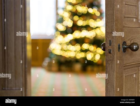 Grand english country house Christmas decorations Stock Photo - Alamy