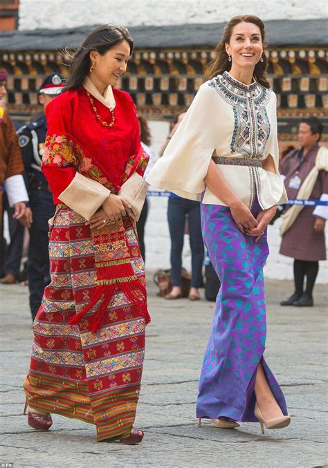 Kate wears traditional dress to meet the king and queen of Bhutan ...