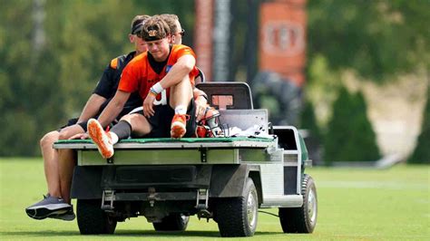 Cincinnati Bengals QB Joe Burrow carted off field after suffering calf injury – NBC Connecticut