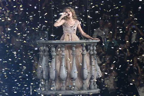 Picture of Taylor Swift in Speak Now World Tour - taylor_swift ...