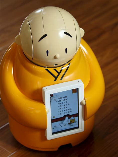 A Robot Monk in China Will Tell You the Meaning of Life | Inverse