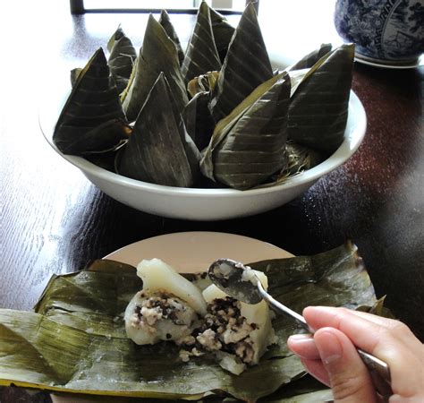 The Spices Of Life . . .: Bánh Giò (Vietnamese Pork Pyramid Dumpling)