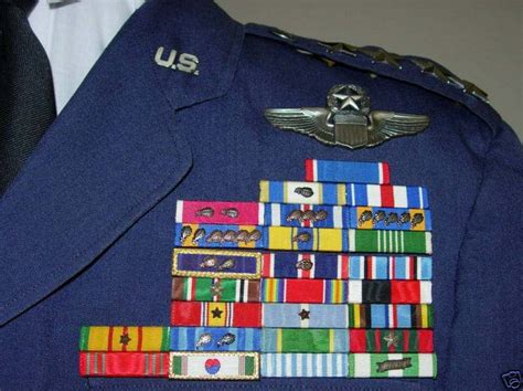 MOH ribbon positioning - Page 2 - MEDALS & DECORATIONS - U.S. Militaria ...