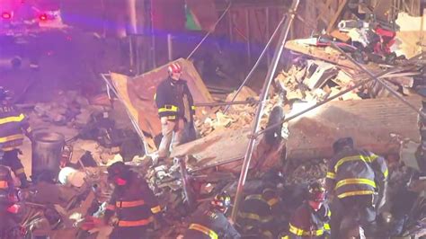 Crews remain at scene of building collapse in the Bronx as ...