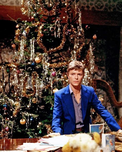 David Bowie filming Bing Crosby Christmas special, 1977 : OldSchoolCool