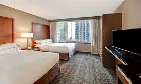 Rooms & Suites at the Embassy Suites Chicago Downtown Magnificent Mile