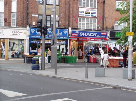 Walthamstow Market (High Street) © Richard Dunn cc-by-sa/2.0 ...