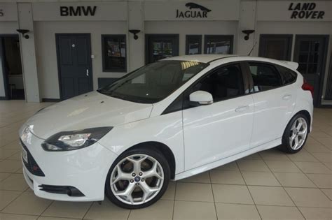 Used 2014 WHITE FORD FOCUS Hatchback 2.0 ST 5d 247 BHP for sale in Hazel Grove - Used Car ...