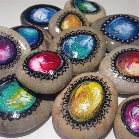 Ruby Jewel painted on stone :) | Stone painting, Rock painting art, Painted rocks