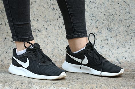 I Tried the Nike Tanjun to See if It Lives Up to Its Hype – Footwear News