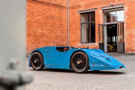 The 100 years of the pioneering Bugatti Type 32 "Tank", a motorsport pioneer celebrating its ...