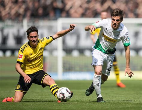 On Pitch: Bundesliga 19-20 Kit Debuts: Bayern, Dortmund, Gladbach and More - Footy Headlines