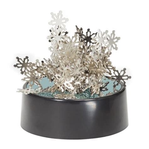 GeeksHive: Magnetic Sculptures - Snowflake - Toys & Games