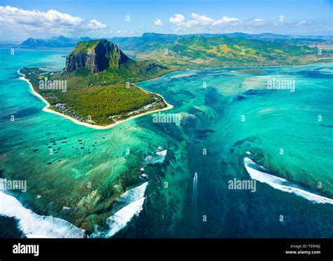 Aerial view of Mauritius island panorama and famous Le Morne Brabant mountain, beautiful blue ...