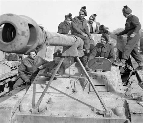 Nashorn tank destroyer captured in Italy inspected by men of the 1st London Irish Rifles at ...