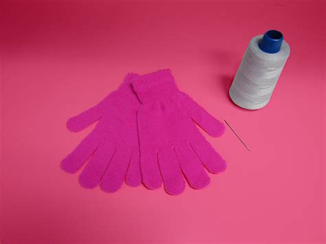 DIY Touchscreen Gloves Tutorial and Images