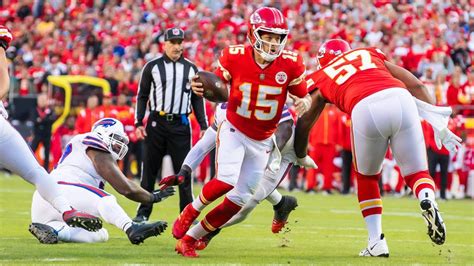 Chiefs’ Patrick Mahomes INT vs. Buffalo Bills NFL analysis | Kansas City Star