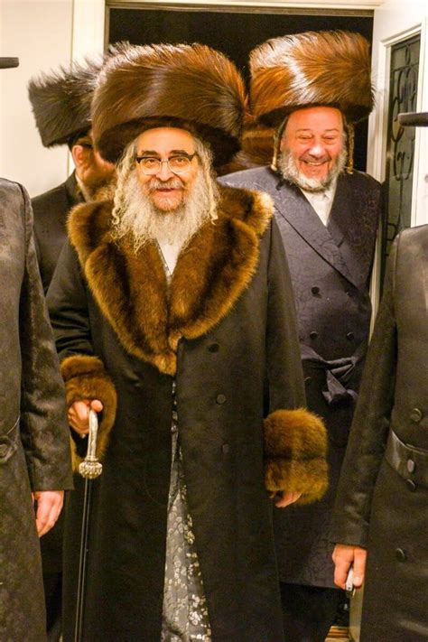 Fashions of the shtreimel - Frieda Vizel