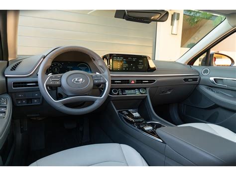 2025 Hyundai Sonata: 72 Interior Photos | U.S. News