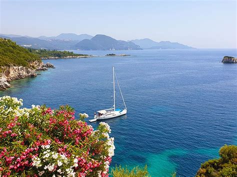 Why Costa Smeralda is a good for sailing, where to sail?