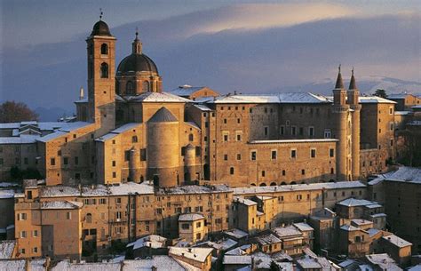 Palazzo Ducale, Urbino, Marche, Italia | Urbino, Places to visit, Italy landscape