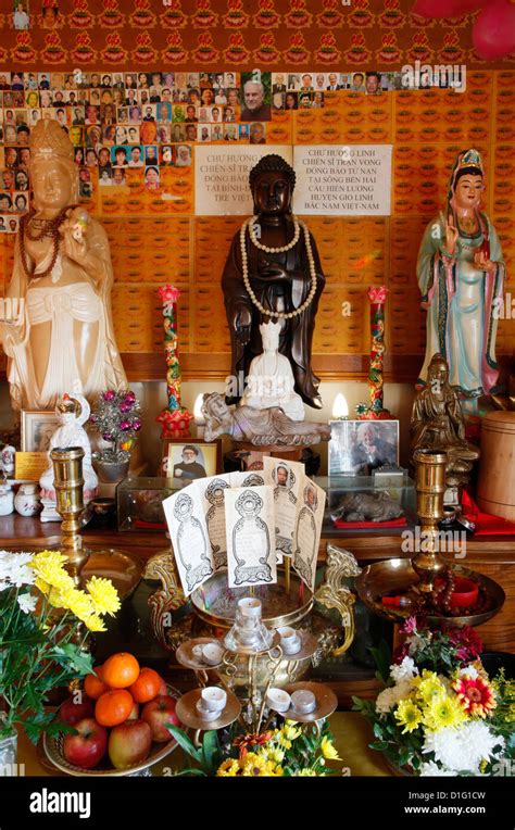 Buddhist altar hi-res stock photography and images - Alamy