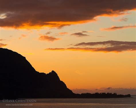 Hanalei Bay Sunset | The sun sets behind the northern cliffs… | Flickr ...