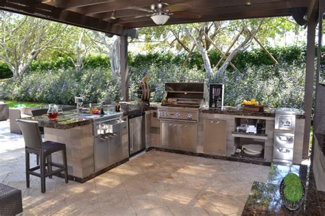 Outdoor Kitchen and pergola Project in South Florida