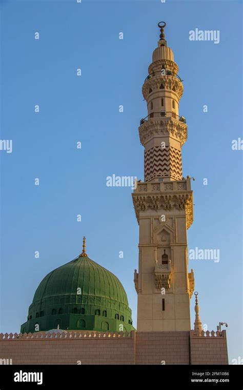 Green Dome And Minaret At Masjid An Nabawi Al Masjid An Nabawi The ...